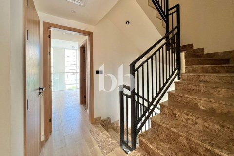 Řadový dům v Dubai Investment Park, SAE 4 ložnice, 80.07 m² Č.: 748626 - fotografie 12