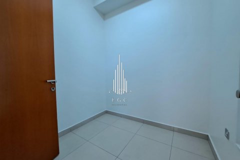 Зняти в оренду квартиру в Tourist Club Area, Абу-Даби, ОАЕ 4 спальні, 291.9м2, № 561245 - фото 23