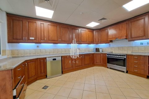 Зняти в оренду квартиру в Tourist Club Area, Абу-Даби, ОАЕ 4 спальні, 291.9м2, № 561245 - фото 19