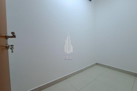 Зняти в оренду квартиру в Tourist Club Area, Абу-Даби, ОАЕ 4 спальні, 291.9м2, № 561245 - фото 30