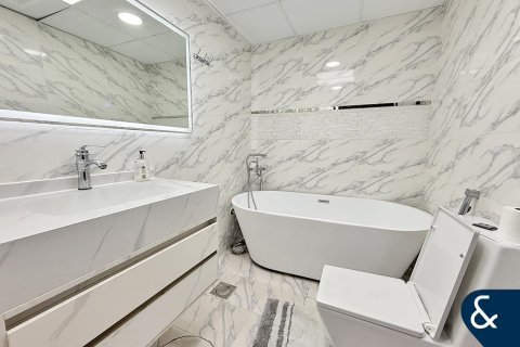 Apartamento en venta en Jumeirah Village Circle, Dubai, EAU 2 dormitorios, 108 m2 № 667218 - foto 13