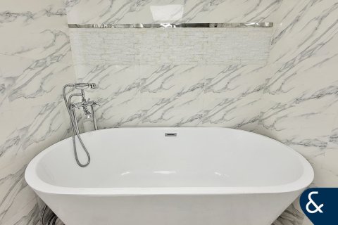 Apartamento en venta en Jumeirah Village Circle, Dubai, EAU 2 dormitorios, 108 m2 № 667218 - foto 15