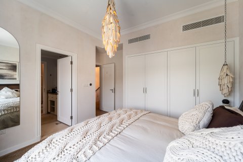 Vilă de vânzare în Dubai, EAU 4 dormitoare, 333 mp.  №709747 - poză 15