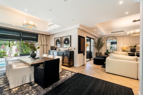 Vilă de vânzare în Dubai, EAU 4 dormitoare, 333 mp.  №709747 - poză 4
