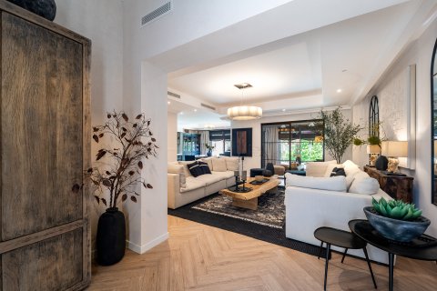 Vilă de vânzare în Dubai, EAU 4 dormitoare, 333 mp.  №709747 - poză 6