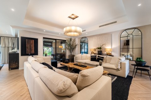 Vilă de vânzare în Dubai, EAU 4 dormitoare, 333 mp.  №709747 - poză 5