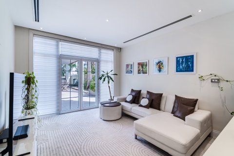 Vila v Jumeirah Village Triangle, Dubai, SAE 5 spální, 448 m2 č. 709726 - Fotografia 9