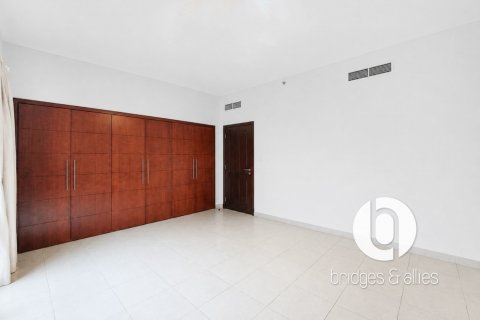 Apartment til leje i Downtown Dubai (Downtown Burj Dubai), Dubai, UAE 3 soveværelser, 176 kvm № 719780 - foto 8