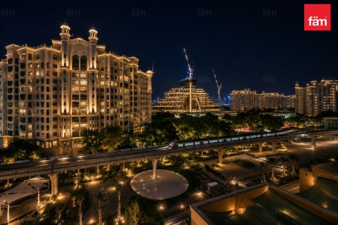 Appartamento a Palm Jumeirah, Dubai, EAU 2 camere da letto, 166.1 mq. № 722646