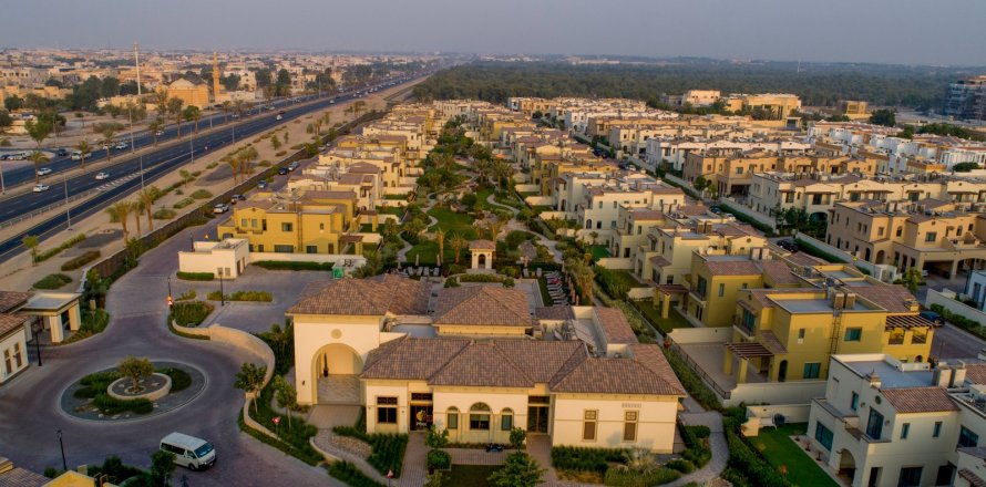 Radový dom v Mirdif, Dubai, SAE 2 spálne, 260 m2 č. 704596