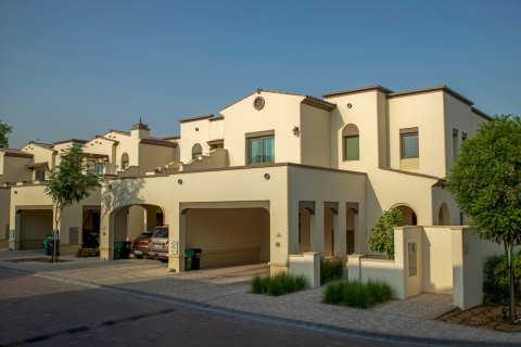 Radový dom v Mirdif, Dubai, SAE 2 spálne, 260 m2 č. 704596 - Fotografia 8
