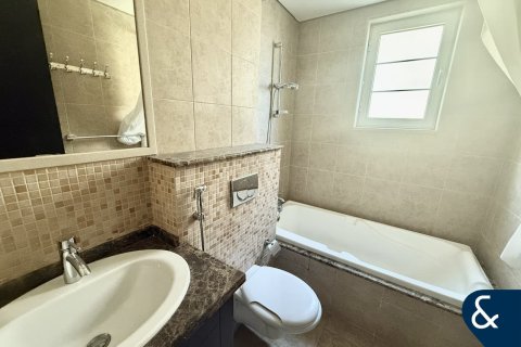 וילה להשכרה ב Jumeirah Park, Dubai, איחוד האמירויות 3 חדרי שינה, 285 מ"ר, מספר 668555 - תמונה 13