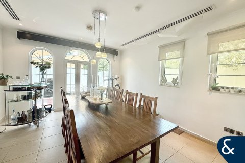 וילה להשכרה ב Jumeirah Park, Dubai, איחוד האמירויות 3 חדרי שינה, 285 מ"ר, מספר 668555 - תמונה 5