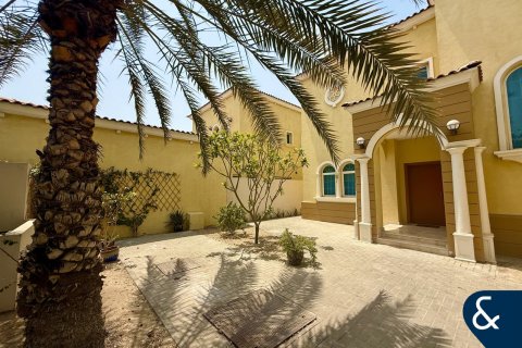 וילה להשכרה ב Jumeirah Park, Dubai, איחוד האמירויות 3 חדרי שינה, 285 מ"ר, מספר 668555 - תמונה 2