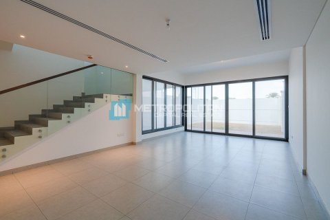 טאונהאוס למכירה ב Abu Dhabi, איחוד האמירויות 3 חדרי שינה, 197.6 מ"ר, מספר 668639 - תמונה 2