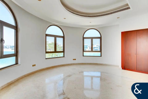 Villa in Palm Jumeirah, Dubai, UAE 5 bedrooms, 697 sq.m. № 668556 - photo 12