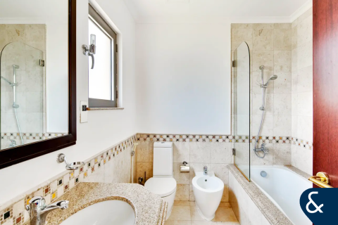 Villa in Palm Jumeirah, Dubai, UAE 5 bedrooms, 697 sq.m. № 668556 - photo 10