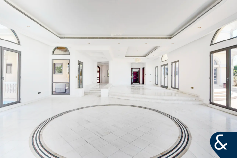 Villa in Palm Jumeirah, Dubai, UAE 5 bedrooms, 697 sq.m. № 668556 - photo 4