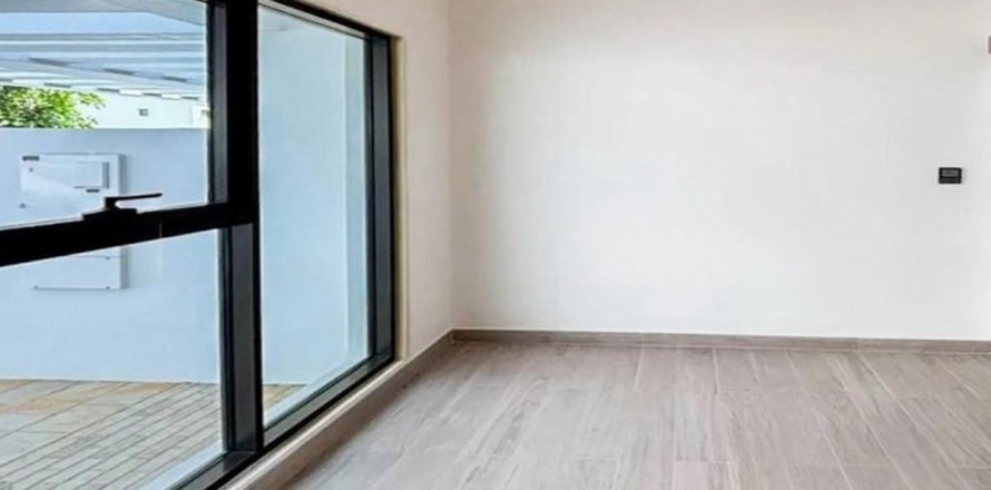 Таунхаус в Дубай, ОАЭ 4 спальни, 144м2 № 682364