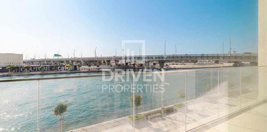 Apartment in Al Wasl, Dubai, UAE 2 bedrooms, 130 sq.m. № 602087