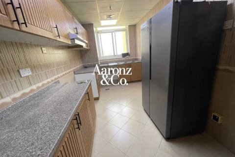 Apartment in Jumeirah Village Circle, Dubai, UAE 2 bedrooms, 122 sq.m. № 717855 - photo 8
