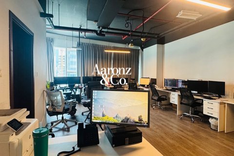 Office in Business Bay, Dubai, UAE 61 sq.m. № 717854 - photo 5