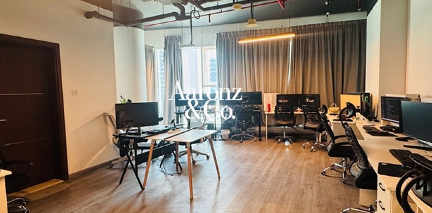 Iroda itt: Business Bay, Dubai, EAE, 61 m², azonosító: 717854
