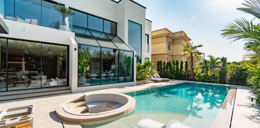 Villa en Jumeirah Islands, Dubai, EAU 5 dormitorios, 548 m² № 696154