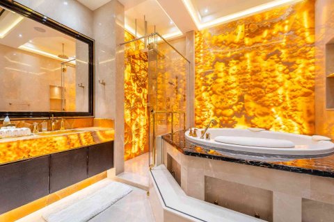 Villa in Dubai, UAE 6 bedrooms, 3054 sq.m. № 696159 - photo 21