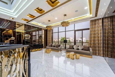 Villa in Dubai, UAE 6 bedrooms, 3054 sq.m. № 696159 - photo 14