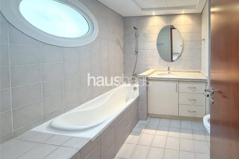 Вилла Дубай Инвестмент Парк, БАӘ-да 5 жатын бөлмелер, 548 м² № 626490 - фото 16