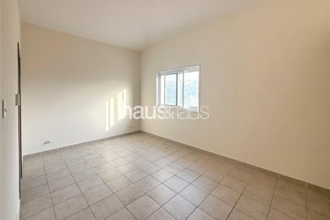 Вилла Дубай Инвестмент Парк, БАӘ-да 5 жатын бөлмелер, 548 м² № 626490 - фото 14