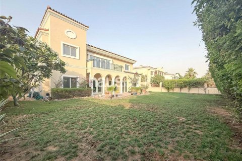 Вилла Дубай Инвестмент Парк, БАӘ-да 5 жатын бөлмелер, 548 м² № 626490 - фото 2