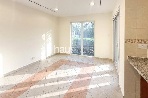 Вилла Дубай Инвестмент Парк, БАӘ-да 5 жатын бөлмелер, 548 м² № 626490 - фото 5