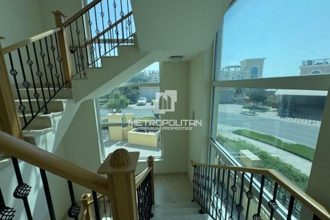 Villa in Jumeirah Park, Dubai, UAE 4 bedrooms, 455 sq.m. № 593797 - photo 12