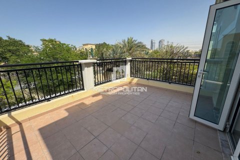 Villa in Jumeirah Park, Dubai, UAE 4 bedrooms, 455 sq.m. № 593797 - photo 16