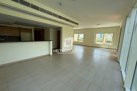 Villa in Jumeirah Park, Dubai, UAE 4 bedrooms, 455 sq.m. № 593797 - photo 8