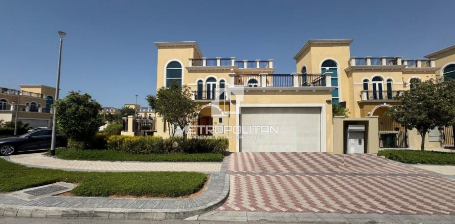 Villa in Jumeirah Park, Dubai, UAE 4 bedrooms, 455 sq.m. № 593797