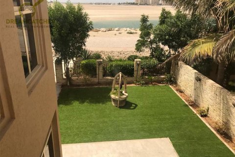 Duplex zur Miete in Al Hamra Village, Ras Al Khaimah, VAE 4 Schlafzimmer, 453 m2 Nr. 588702 - Foto 2