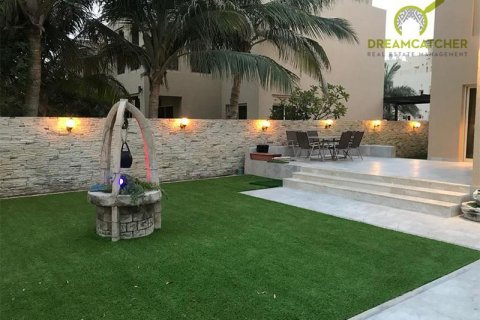 Duplex zur Miete in Al Hamra Village, Ras Al Khaimah, VAE 4 Schlafzimmer, 453 m2 Nr. 588702 - Foto 17