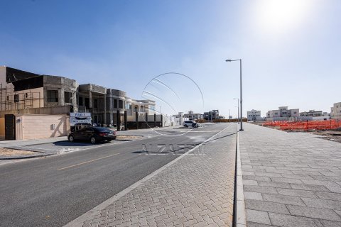Land in Abu Dhabi, UAE 3716 sq.m. № 616095 - photo 2