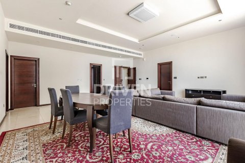Apartemen di Palm Jumeirah, Dubai, UEA 3 kamar tidur, 222 m2 nomor 602183 - foto 2
