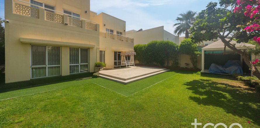 Villa em Meadows, Dubai, EAU 4 quartos, 371.61 m2 № 733071