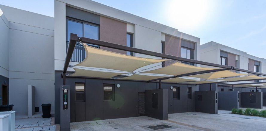 Maison de ville à Dubai South (Dubai World Central), Dubai, EAU: 2 chambres, 129 m2 № 693276