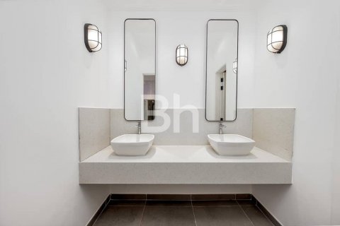 Снять в аренду виллу в Аль-Хаваниж, Дубай, ОАЭ 3 спальни, 1561м2, № 614646 - фото 13