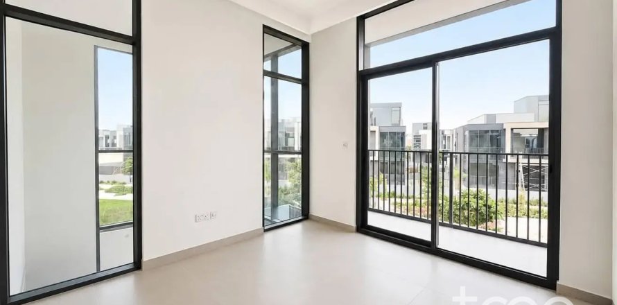 Villa Mudon, Dubaijā, AAE 3 istabas, 218.41 m2 Nr. 733704