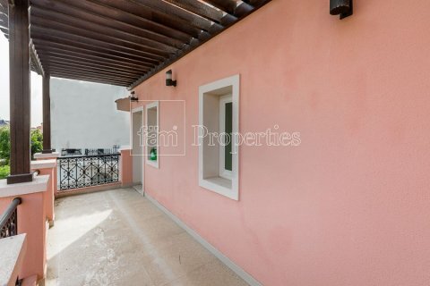 Dubai, BAE’de kiralık villa 6 yatak odası, 555 m² No 700104 - fotoğraf 12