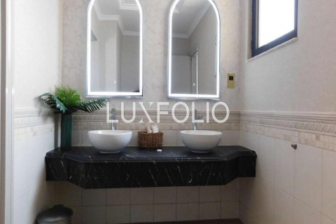 Vila v Palm Jumeirah, Dubai, SAE 7 ložnice, 650 m² Č.: 628159 - fotografie 16