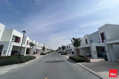 Townhouse sa Dubai, UAE 3 silid-tulugan, 160.6 sq.m. № 652129 - larawan 2