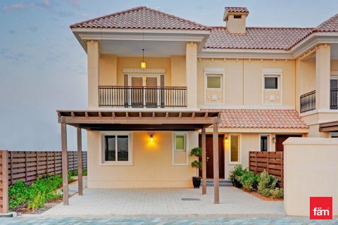 Villa til leie i Dubai, Emiratene 4 soverom, 965 kvm Nr. 689106 - Foto 4